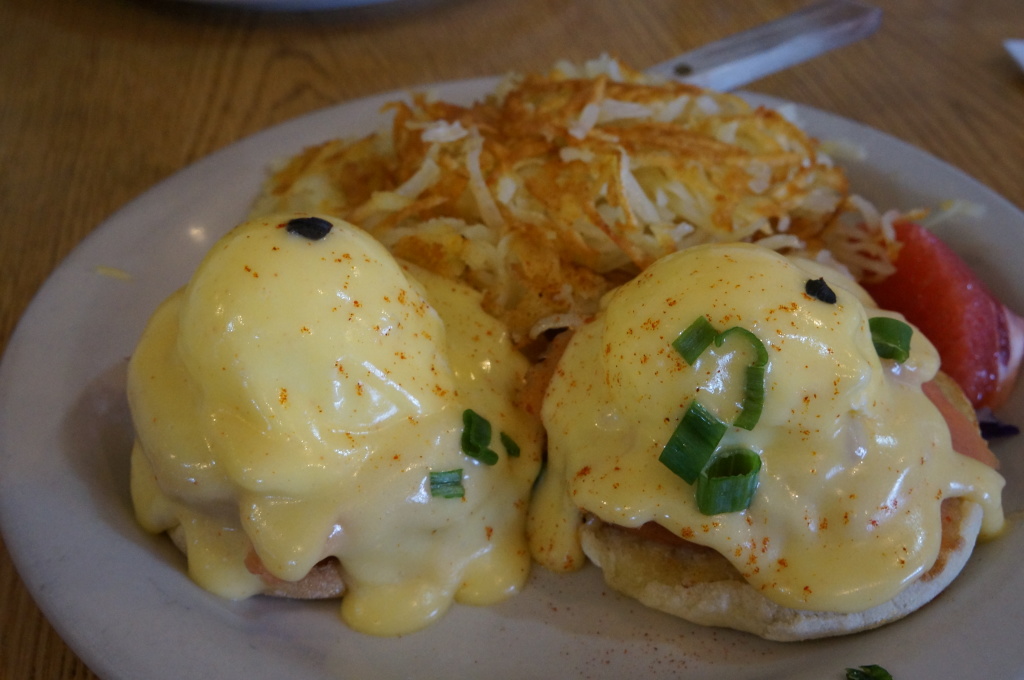 Glo's - lox eggs benedict